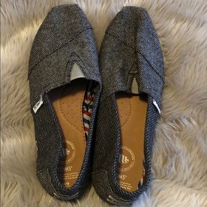 Women’s Toms, great condition!